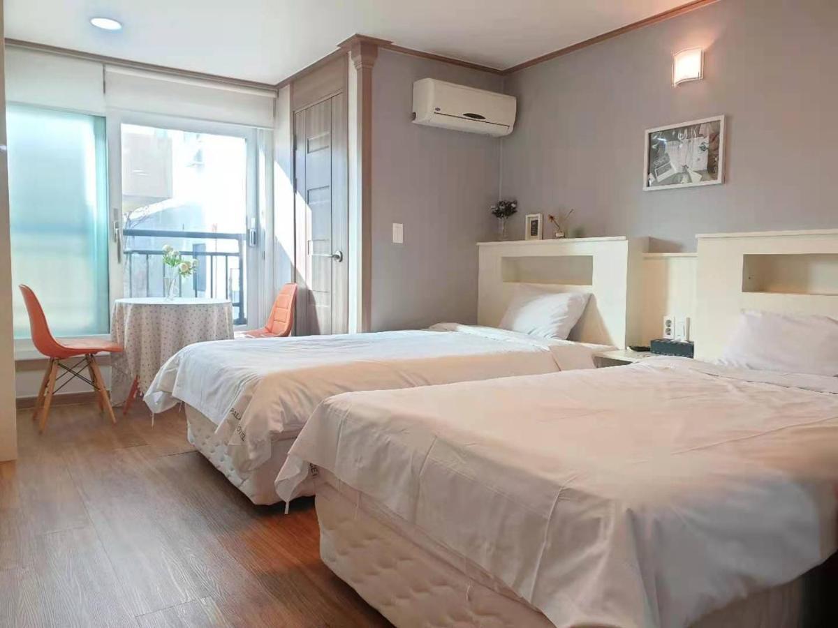 Hy Choi Hostel Seogwipo Bagian luar foto