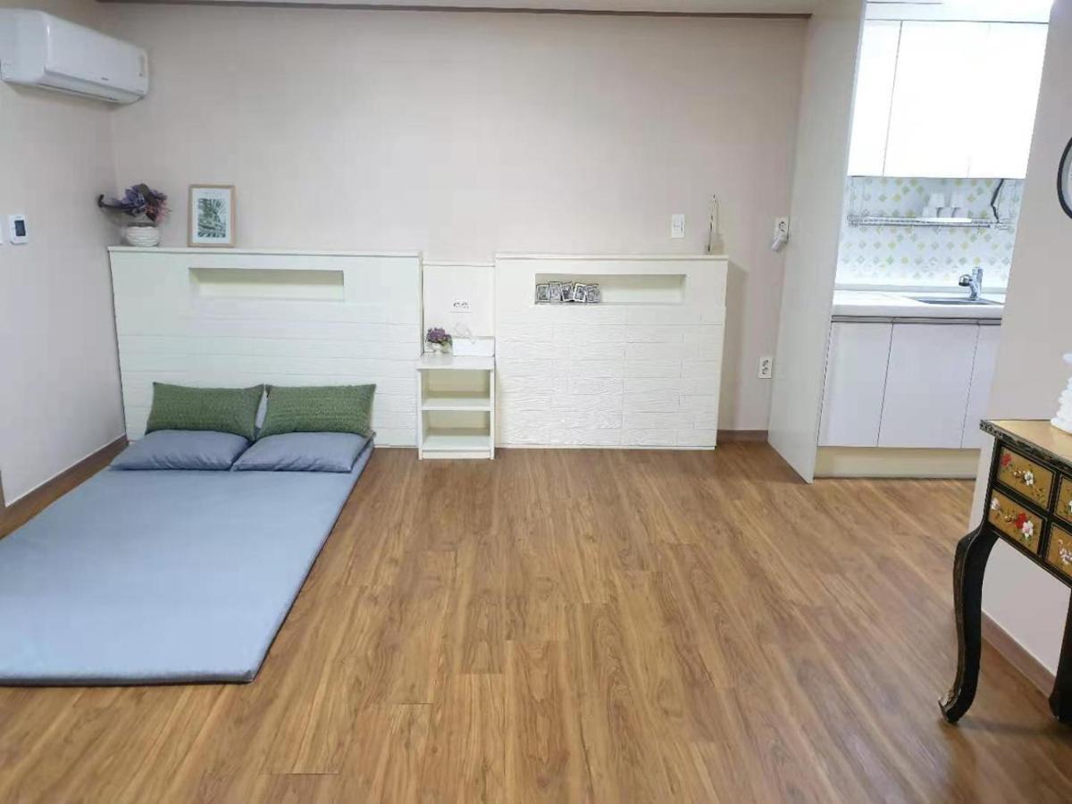 Hy Choi Hostel Seogwipo Bagian luar foto