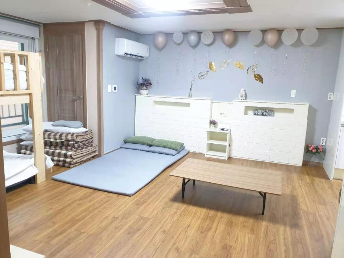 Hy Choi Hostel Seogwipo Bagian luar foto