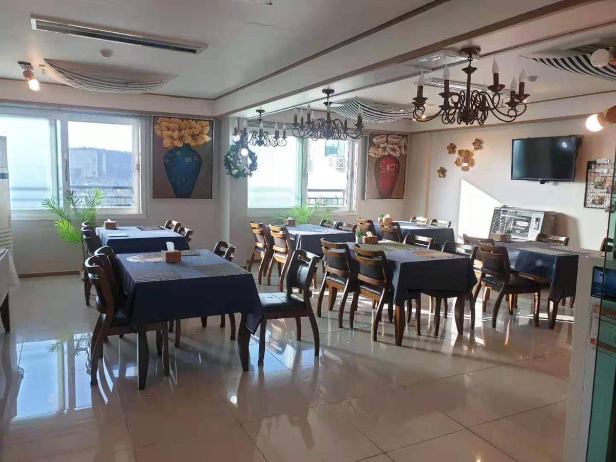 Hy Choi Hostel Seogwipo Bagian luar foto