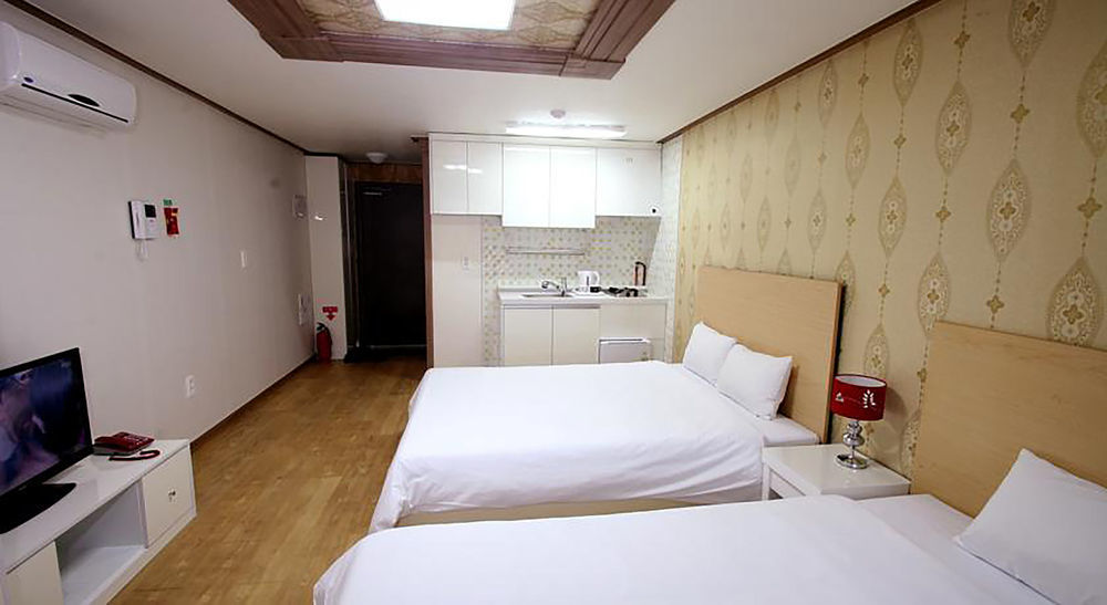 Hy Choi Hostel Seogwipo Bagian luar foto